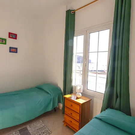 Junto El Mar Daire *